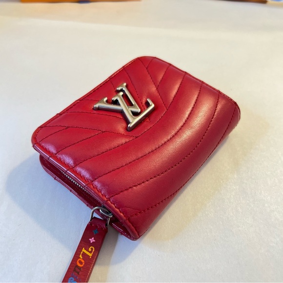 LV New Wave Wallet in Red Quilted Leather Louis Vuitton Authentic - Picture 7 of 7